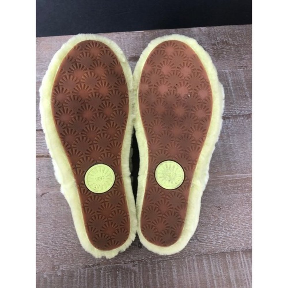 UGG Fluff Yeah Women's neon lime slide sandal logo strap size 11 - Picture 9 of 9